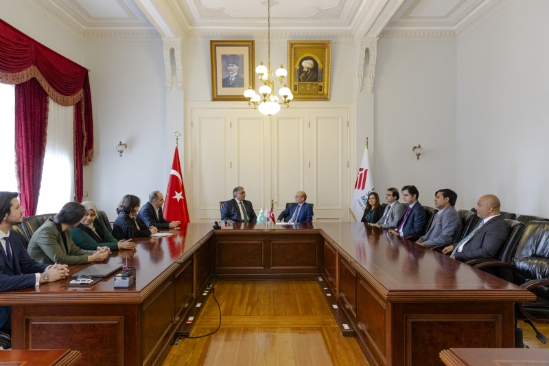 https://yayinevi.fsm.edu.tr/resimler/upload/B60A31442023-10-20-02-07-12pm.JPG